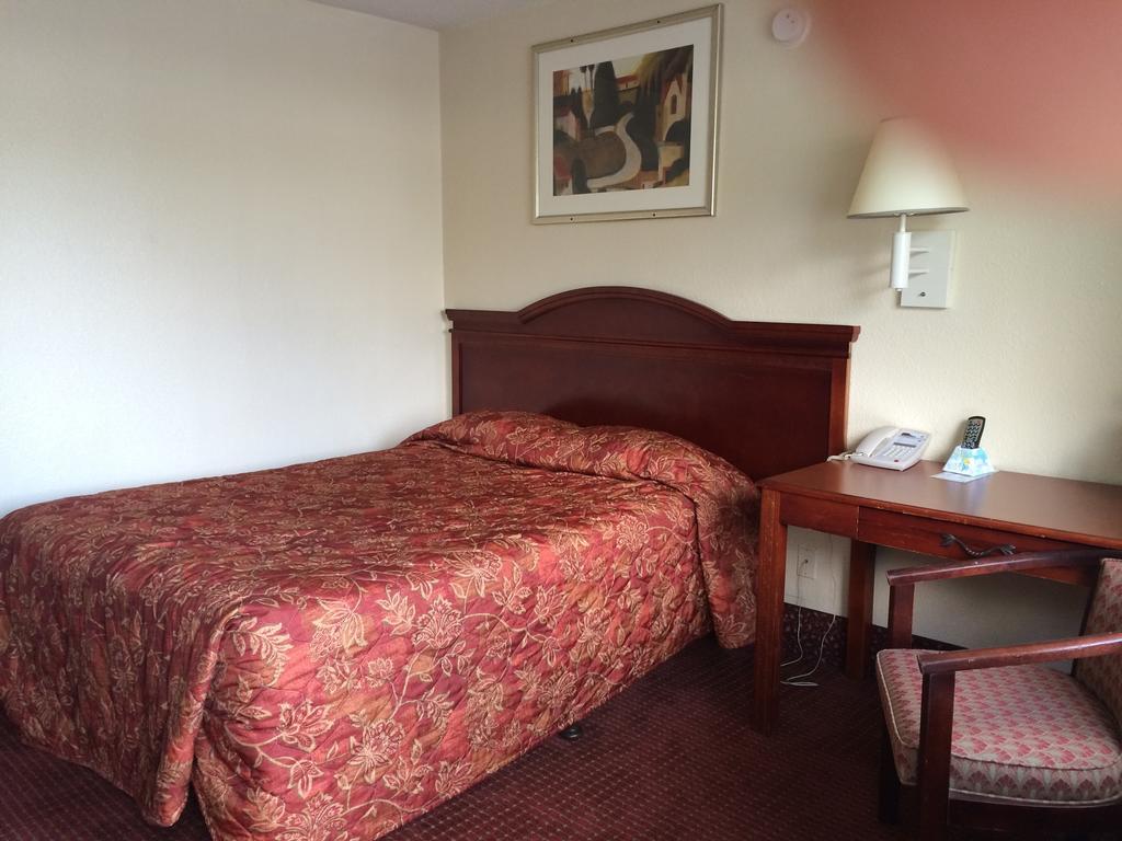 Carpet Inn オペライカ エクステリア 写真