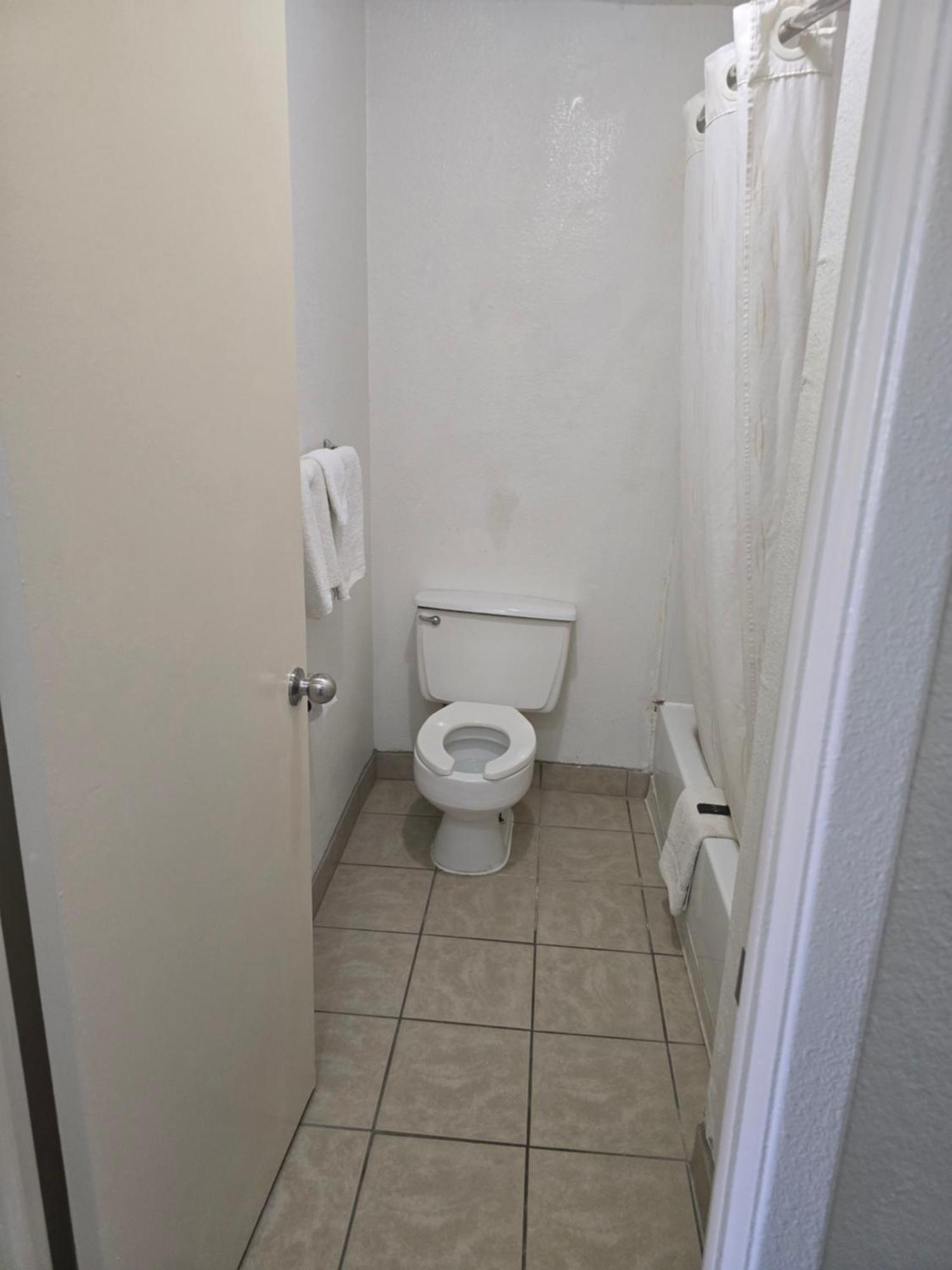Carpet Inn オペライカ エクステリア 写真