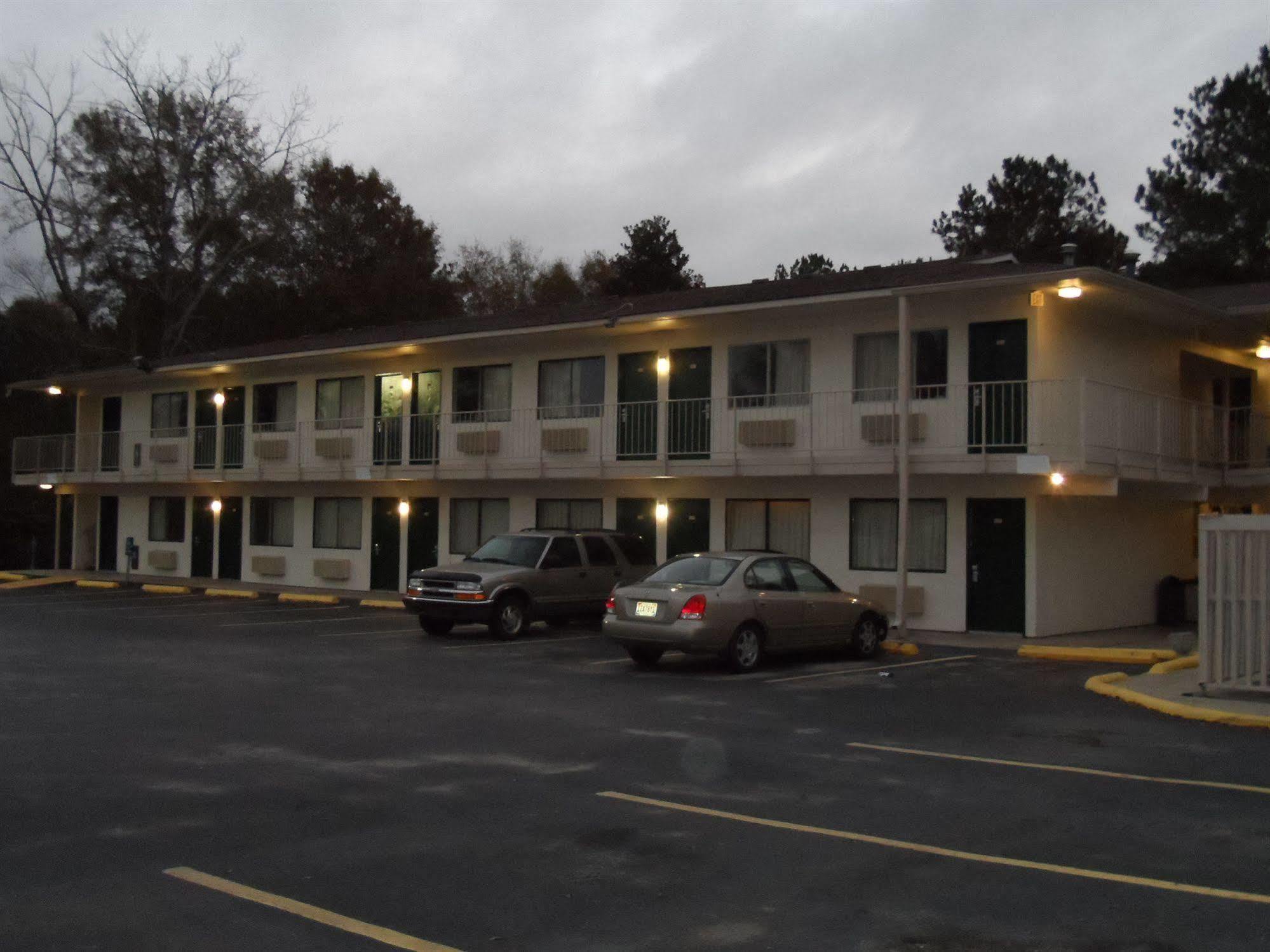 Carpet Inn オペライカ エクステリア 写真
